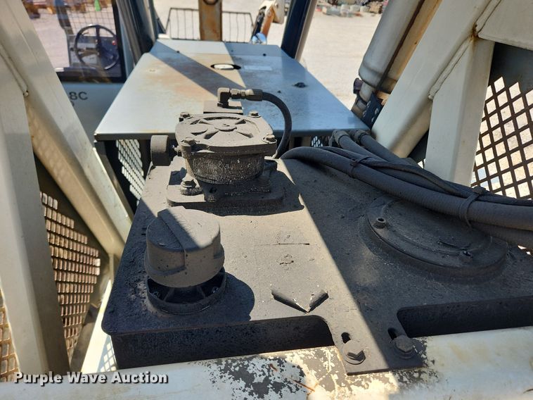 image for item MW9732 2005 Terex TH1048C  telehandler