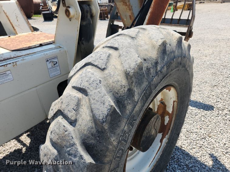 image for item MW9732 2005 Terex TH1048C  telehandler
