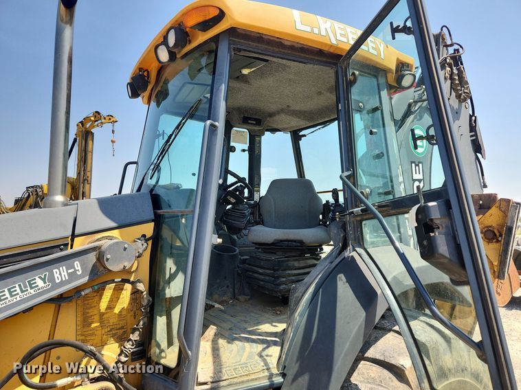 image for item MW9733 2007 John Deere 410J  backhoe