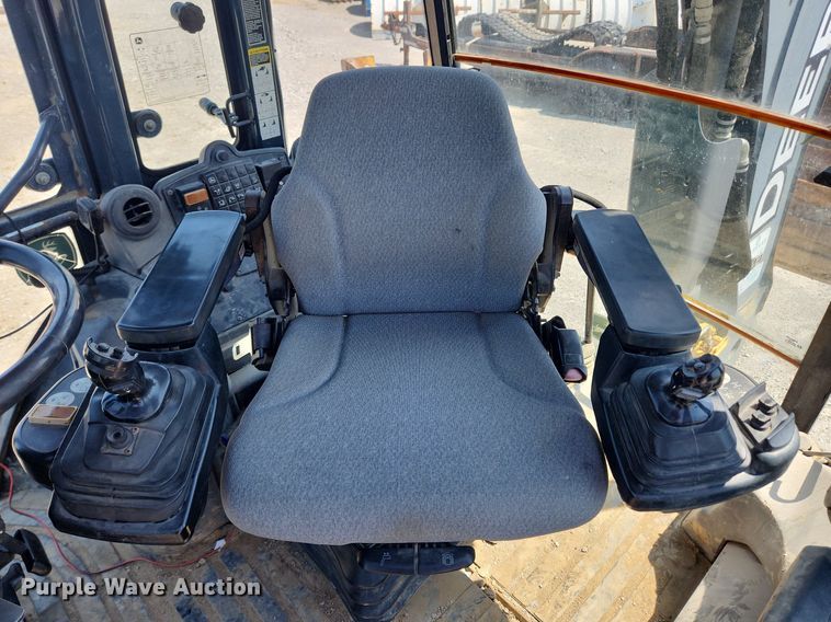 image for item MW9733 2007 John Deere 410J  backhoe