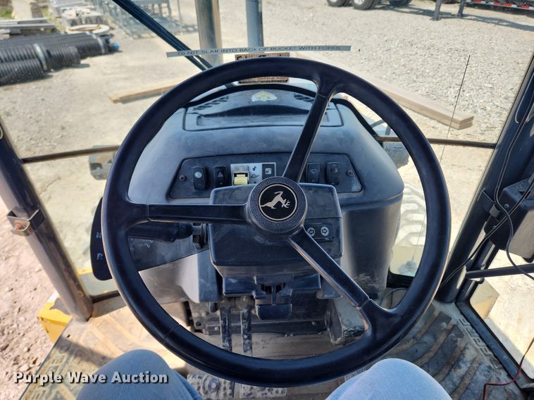 image for item MW9733 2007 John Deere 410J  backhoe