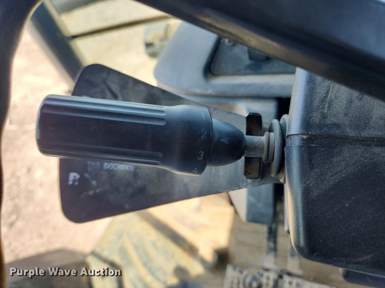 image for item MW9733 2007 John Deere 410J  backhoe