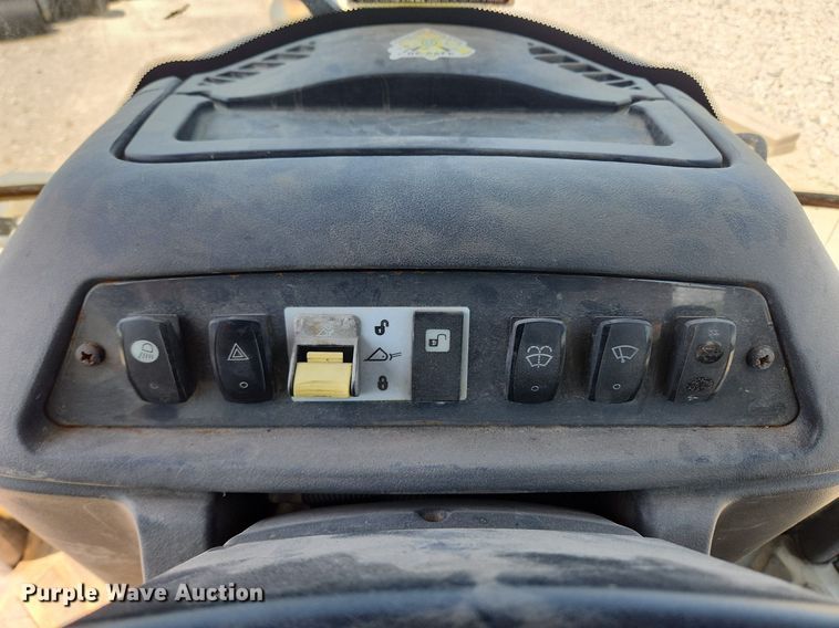 image for item MW9733 2007 John Deere 410J  backhoe