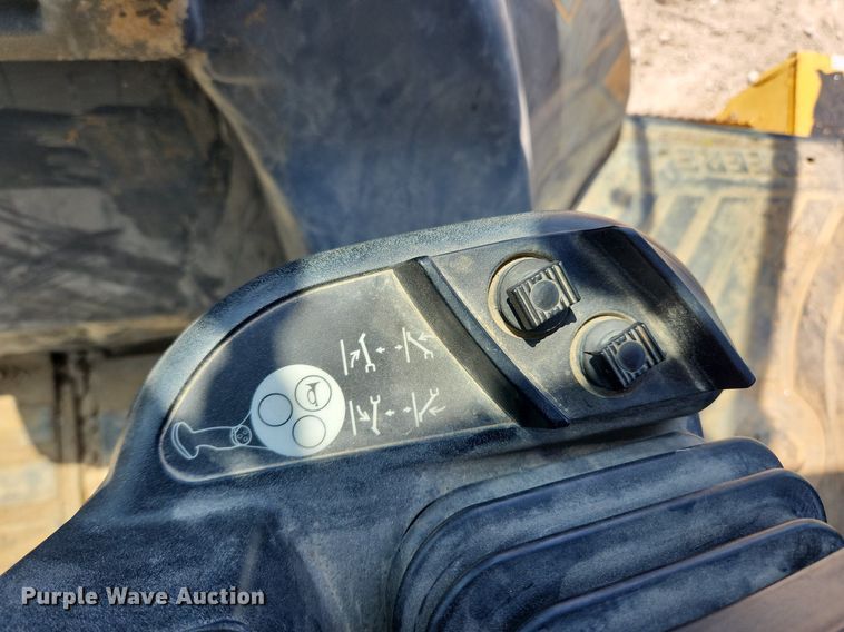 image for item MW9733 2007 John Deere 410J  backhoe