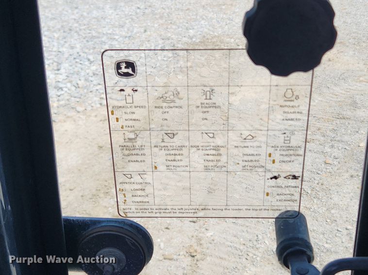 image for item MW9733 2007 John Deere 410J  backhoe