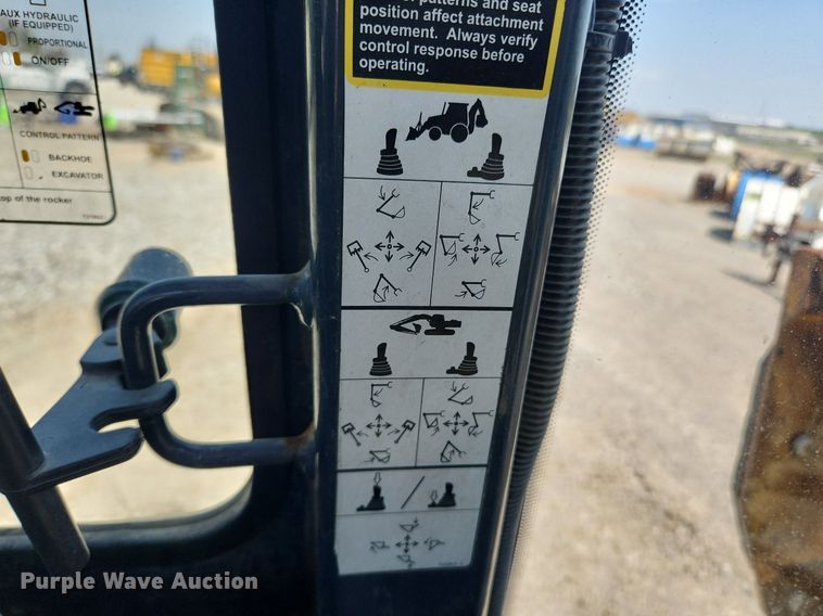 image for item MW9733 2007 John Deere 410J  backhoe