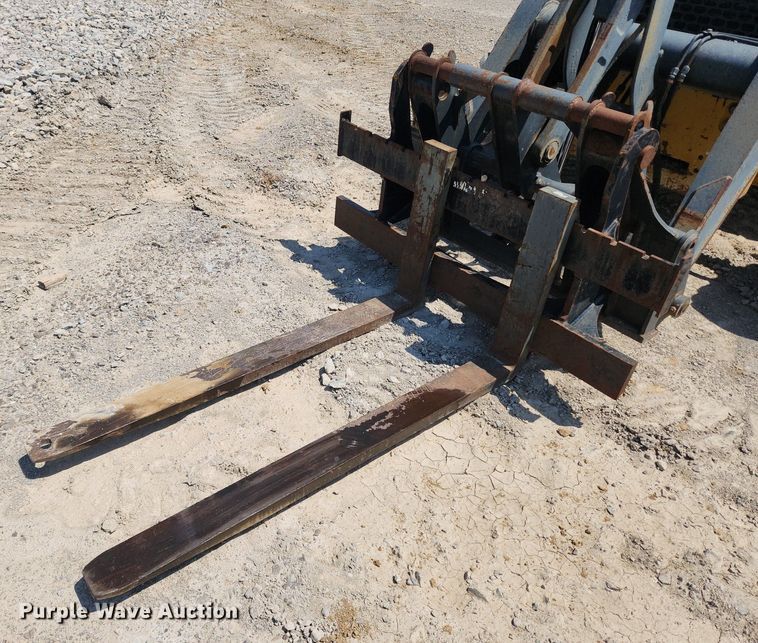 image for item MW9733 2007 John Deere 410J  backhoe