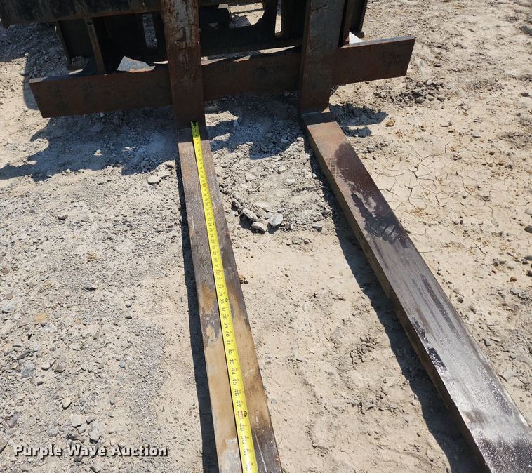 image for item MW9733 2007 John Deere 410J  backhoe