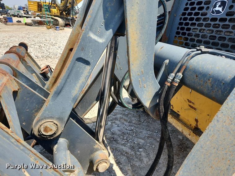 image for item MW9733 2007 John Deere 410J  backhoe