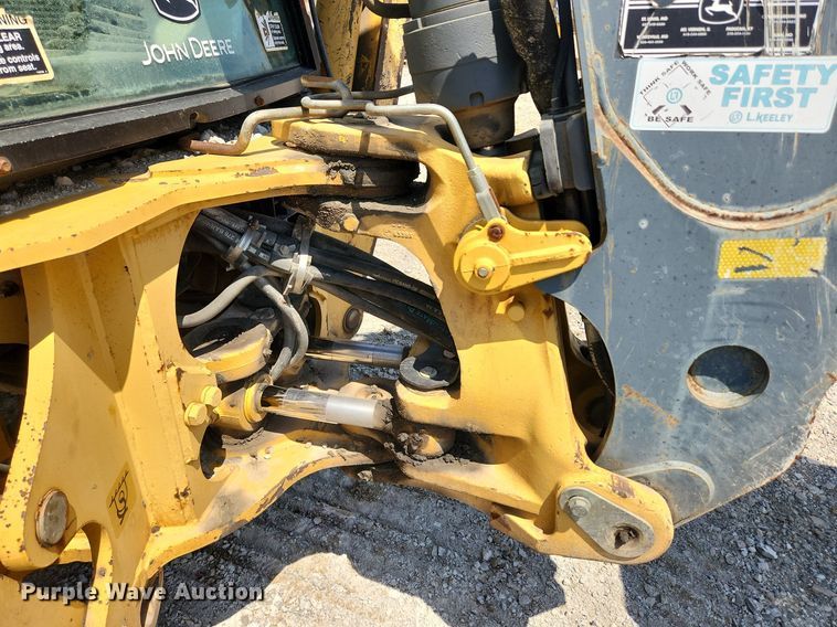 image for item MW9733 2007 John Deere 410J  backhoe