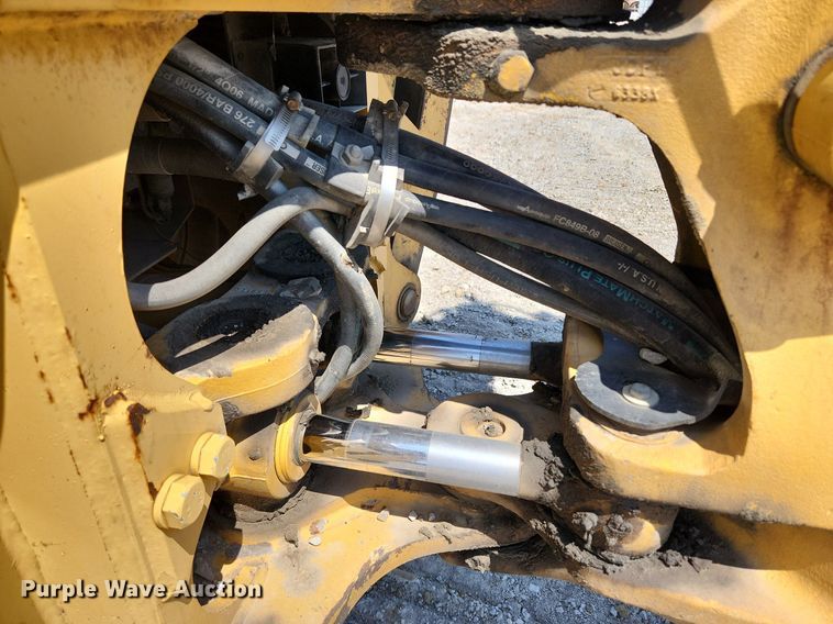 image for item MW9733 2007 John Deere 410J  backhoe