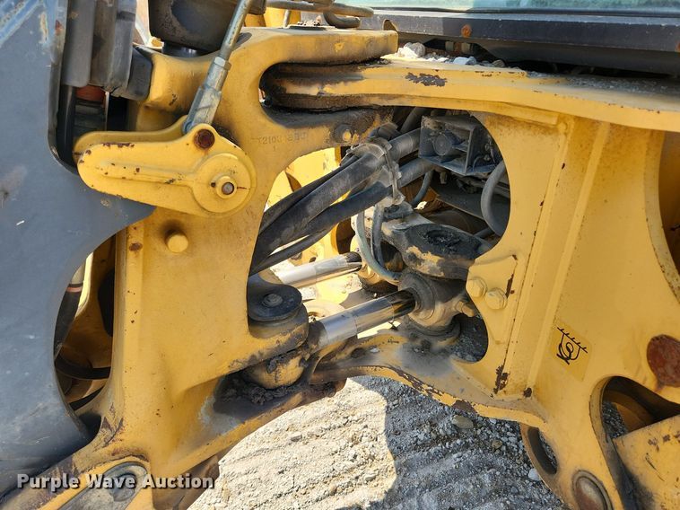 image for item MW9733 2007 John Deere 410J  backhoe