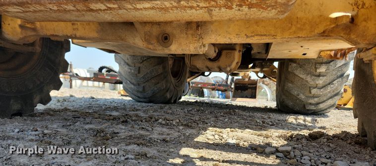 image for item MW9733 2007 John Deere 410J  backhoe