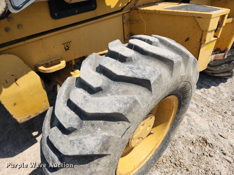 image for item MW9733 2007 John Deere 410J  backhoe