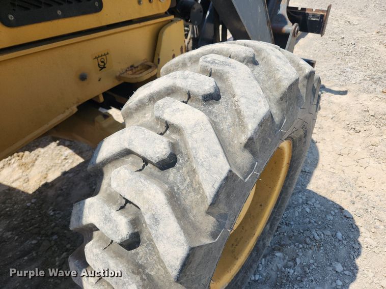 image for item MW9733 2007 John Deere 410J  backhoe