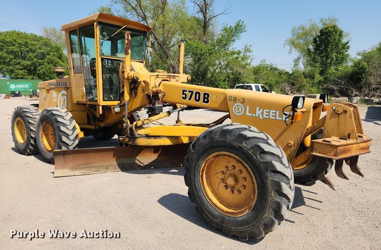 image for item MW9734 1988 John Deere 570B  motor grader