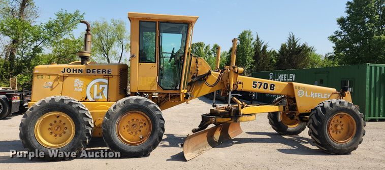 image for item MW9734 1988 John Deere 570B  motor grader