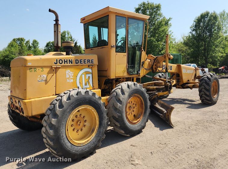 image for item MW9734 1988 John Deere 570B  motor grader