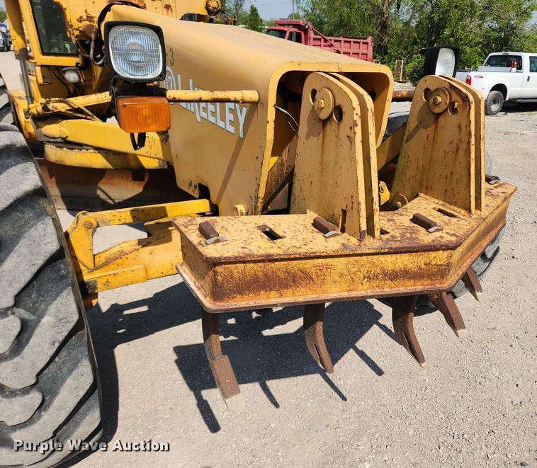 image for item MW9734 1988 John Deere 570B  motor grader