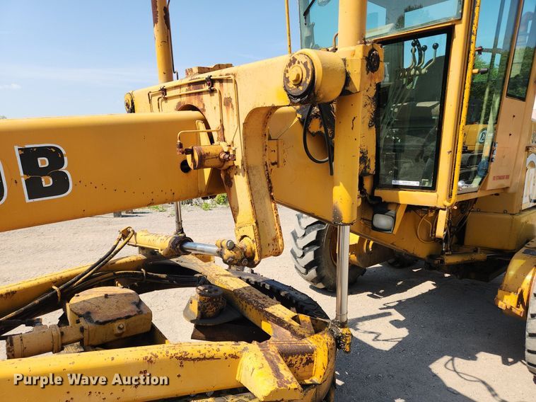 image for item MW9734 1988 John Deere 570B  motor grader