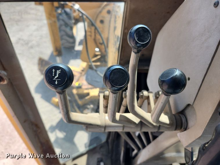 image for item MW9734 1988 John Deere 570B  motor grader