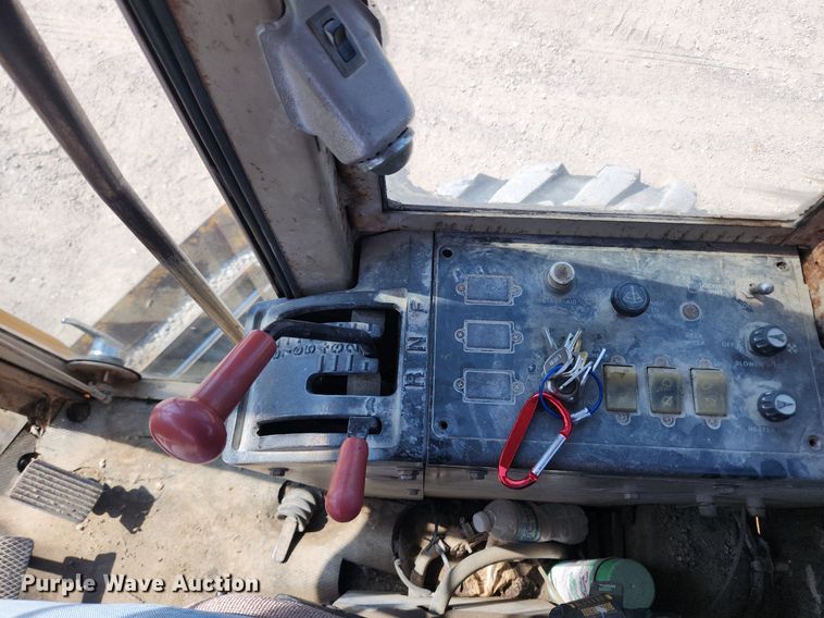 image for item MW9734 1988 John Deere 570B  motor grader