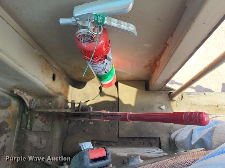 image for item MW9734 1988 John Deere 570B  motor grader