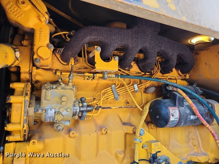 image for item MW9734 1988 John Deere 570B  motor grader