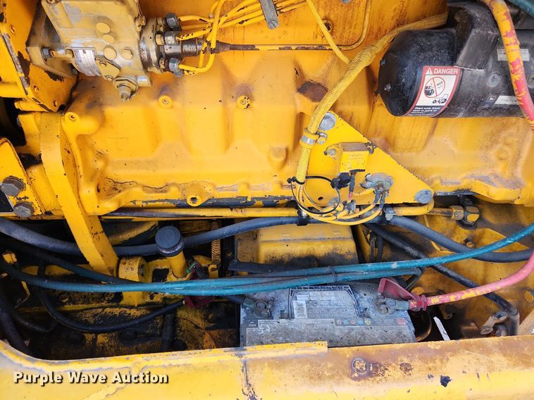 image for item MW9734 1988 John Deere 570B  motor grader