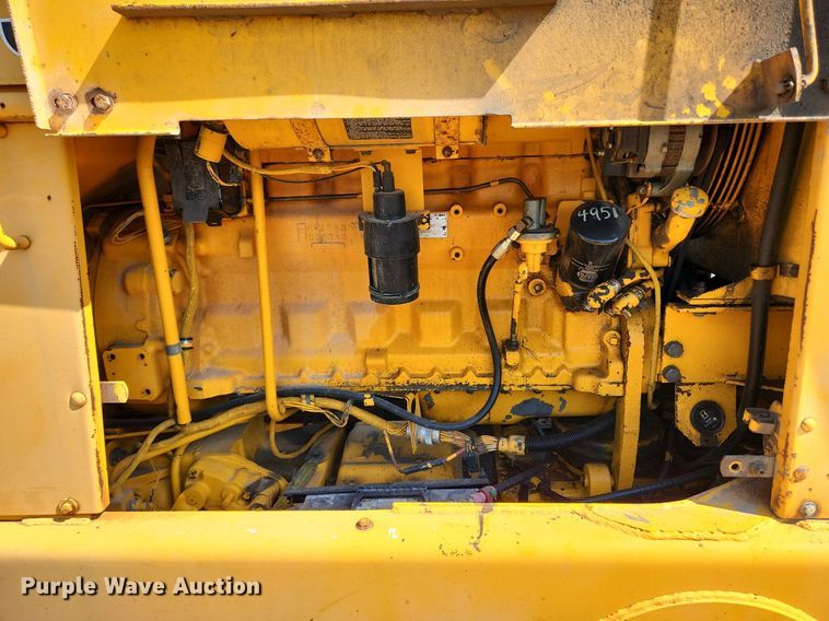 image for item MW9734 1988 John Deere 570B  motor grader