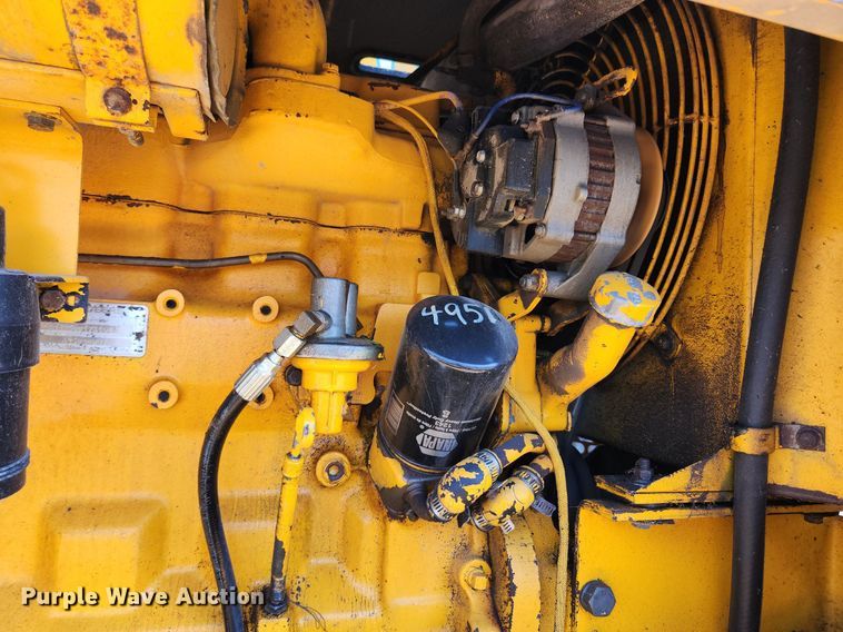 image for item MW9734 1988 John Deere 570B  motor grader