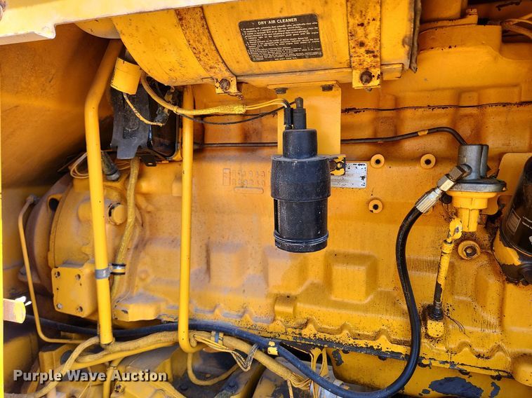 image for item MW9734 1988 John Deere 570B  motor grader