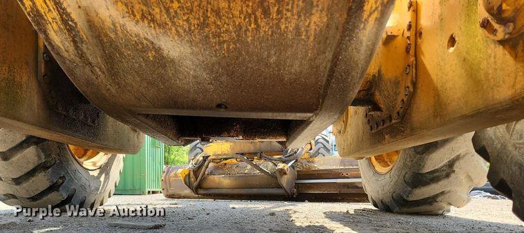 image for item MW9734 1988 John Deere 570B  motor grader