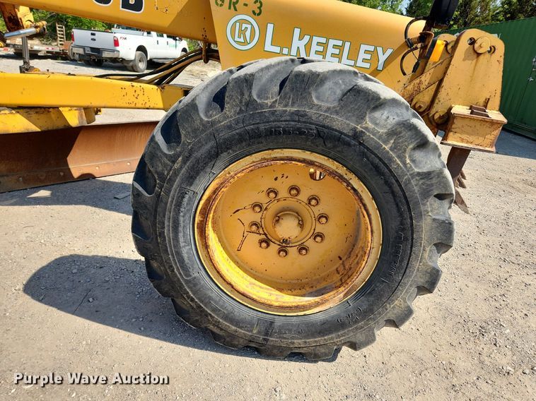 image for item MW9734 1988 John Deere 570B  motor grader