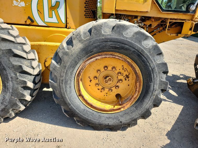 image for item MW9734 1988 John Deere 570B  motor grader