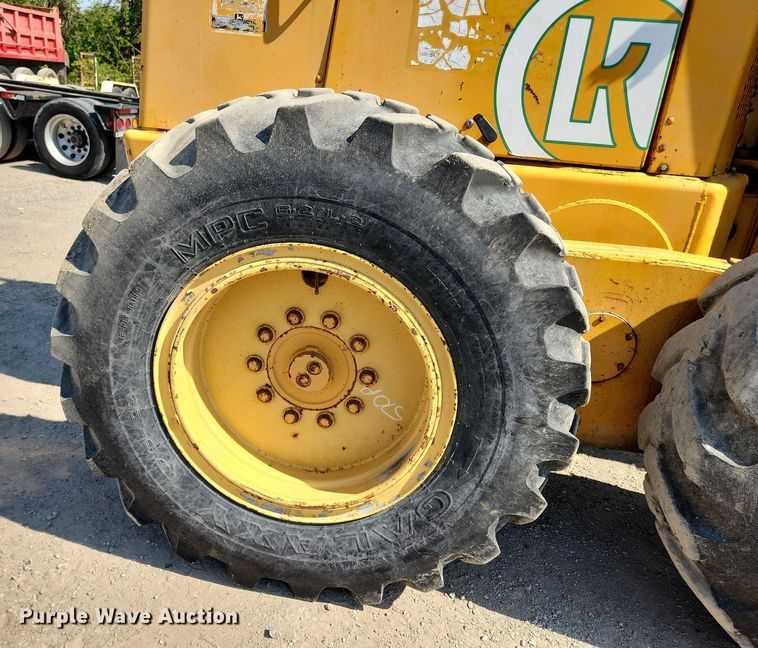 image for item MW9734 1988 John Deere 570B  motor grader