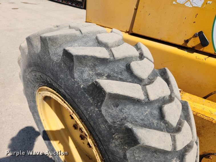 image for item MW9734 1988 John Deere 570B  motor grader