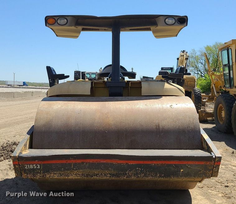 image for item MX9648 Hypac C784  double drum vibratory roller