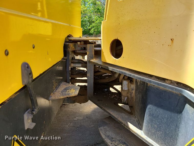 image for item MX9648 Hypac C784  double drum vibratory roller