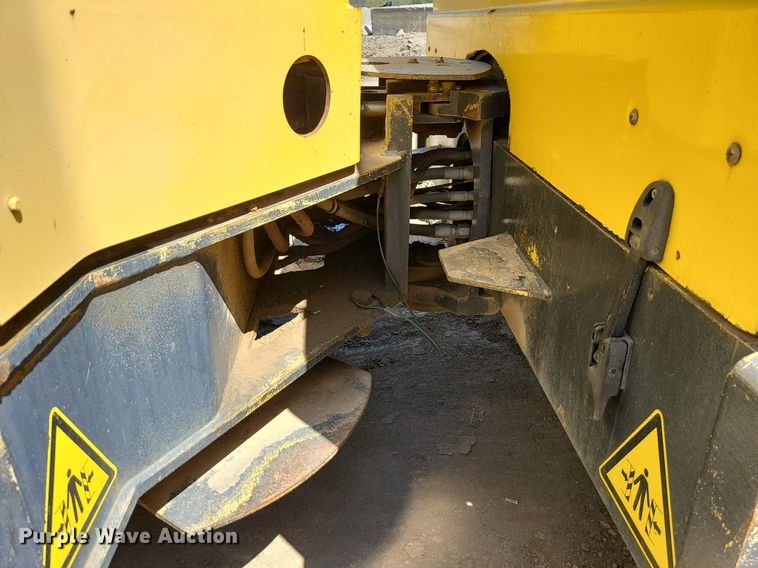 image for item MX9648 Hypac C784  double drum vibratory roller