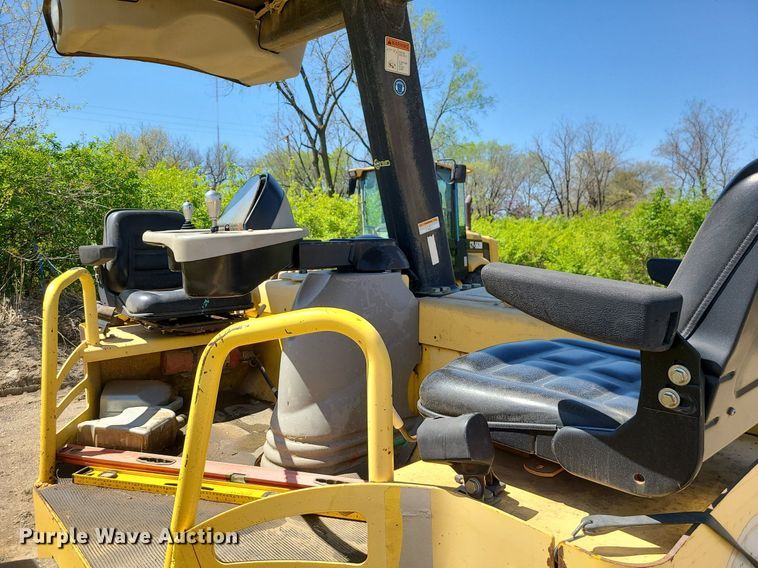 image for item MX9648 Hypac C784  double drum vibratory roller