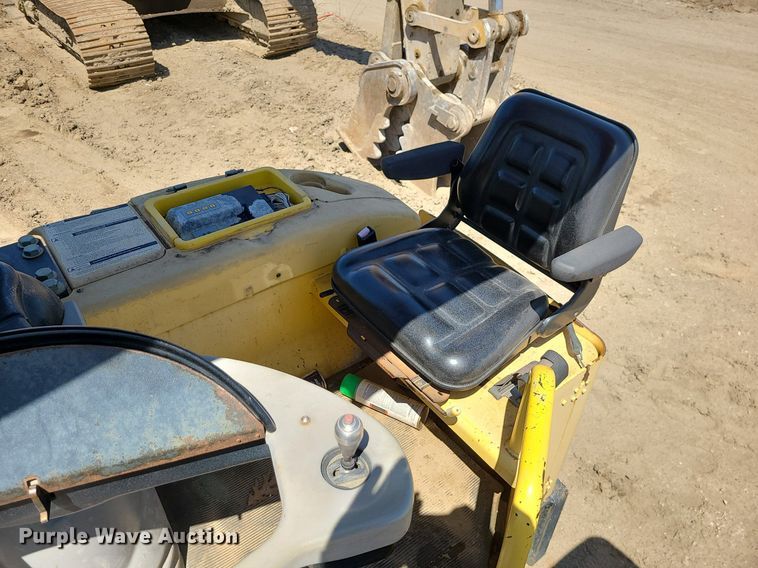 image for item MX9648 Hypac C784  double drum vibratory roller