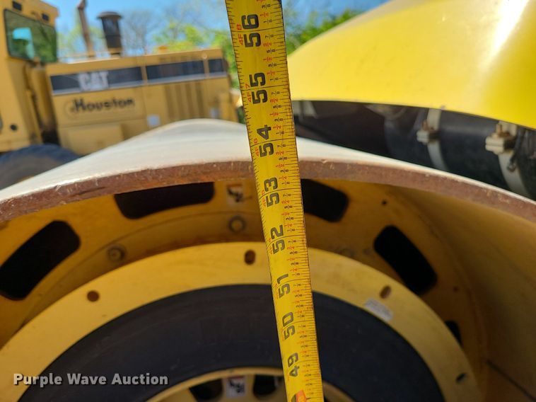 image for item MX9648 Hypac C784  double drum vibratory roller