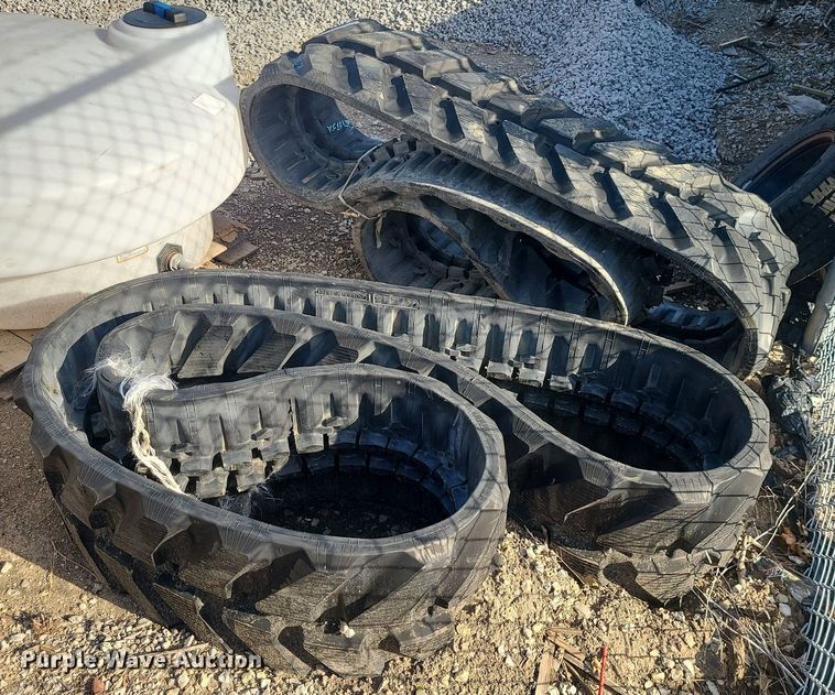 image for item MX9658 17" W excavator tracks