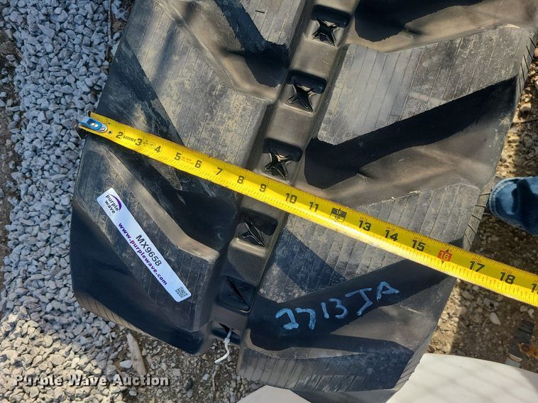 image for item MX9658 17" W excavator tracks