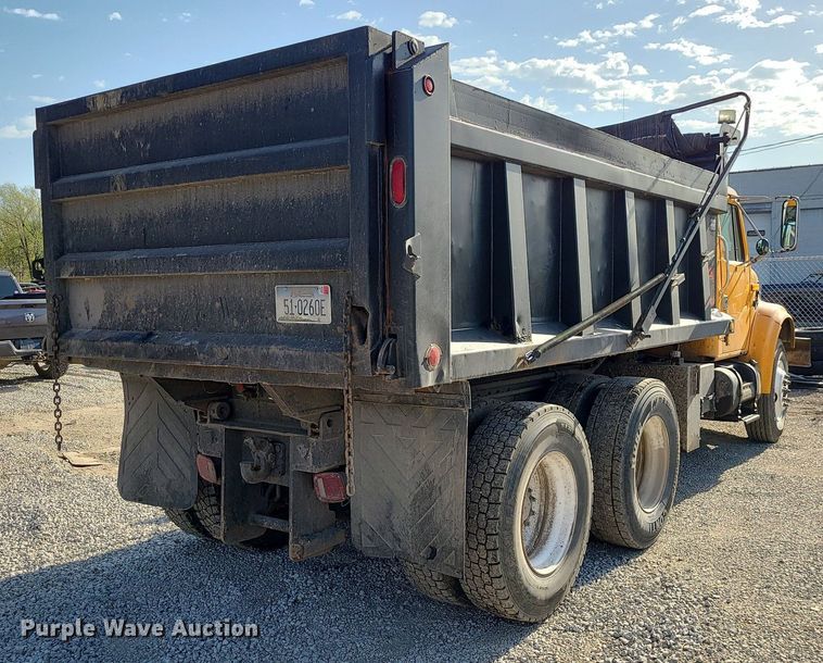 image for item MX9659 2002 International 4900  dump truck