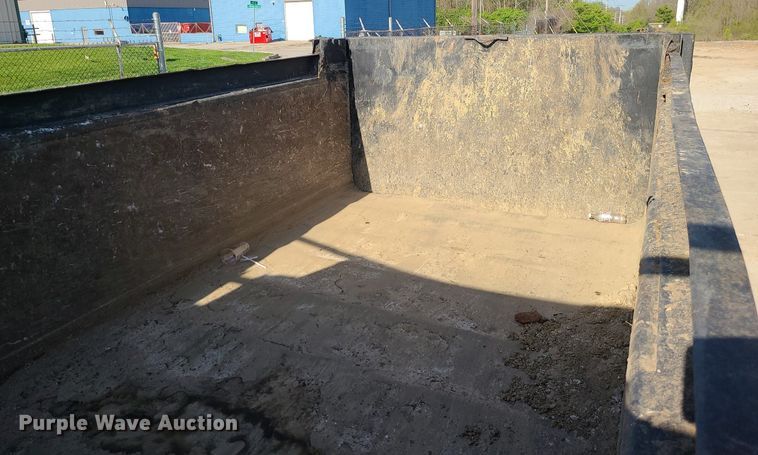 image for item MX9659 2002 International 4900  dump truck