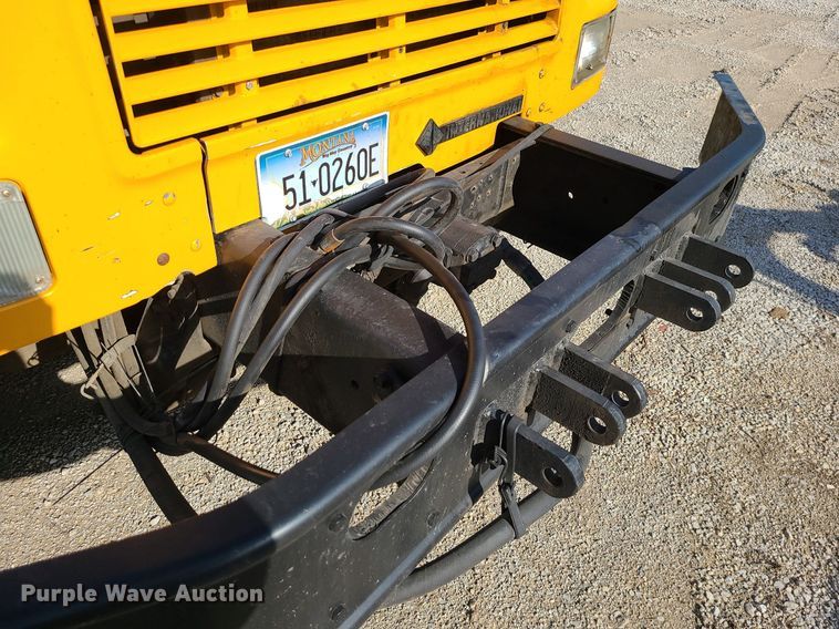 image for item MX9659 2002 International 4900  dump truck