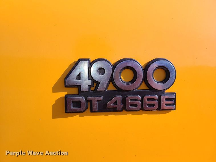 image for item MX9659 2002 International 4900  dump truck