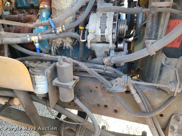 image for item MX9659 2002 International 4900  dump truck